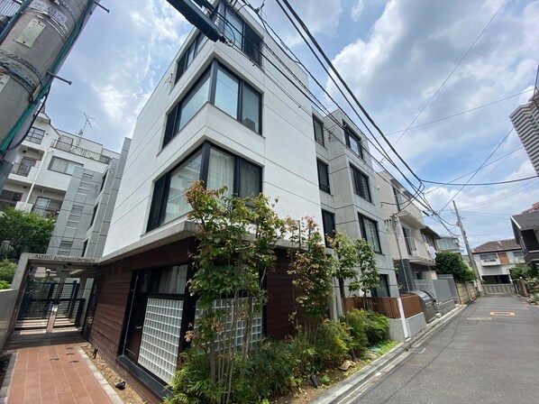 アレーロ市谷台町(ALERO市谷台町)の物件外観写真